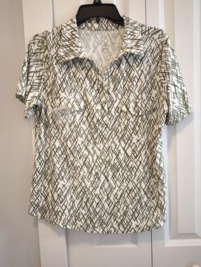 Kate Park Short-Sleeve Collared Women's Polo in Olive and White Medium